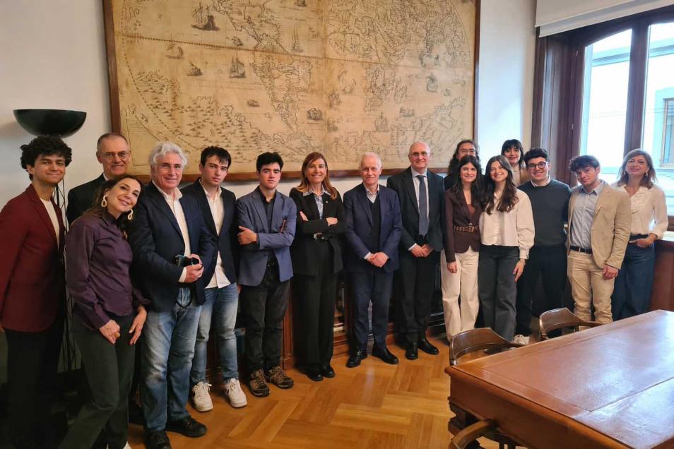 Studenti e studentesse della Ssc nella Sala Albertini del Corriere